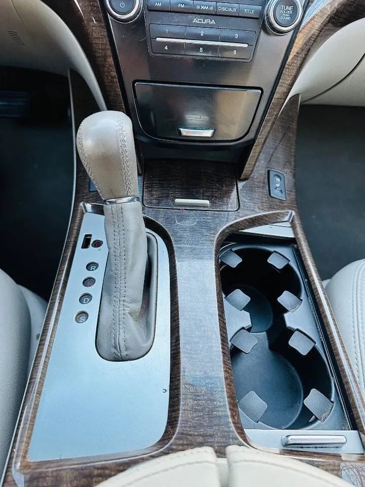 2013 Acura MDX Sport Utility 4D photo 21