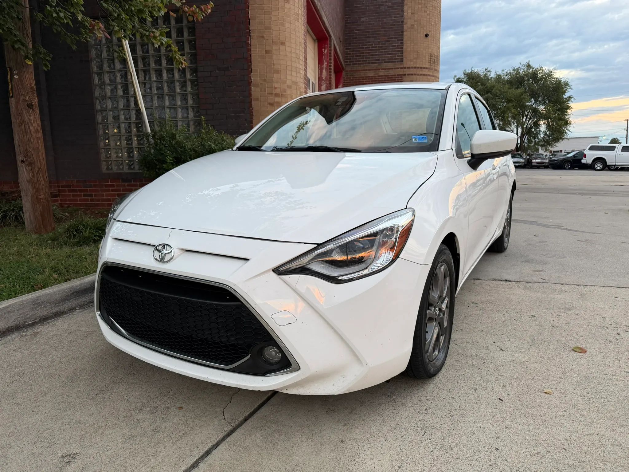 2020 Toyota Yaris Hatchback XLE Sedan 4D