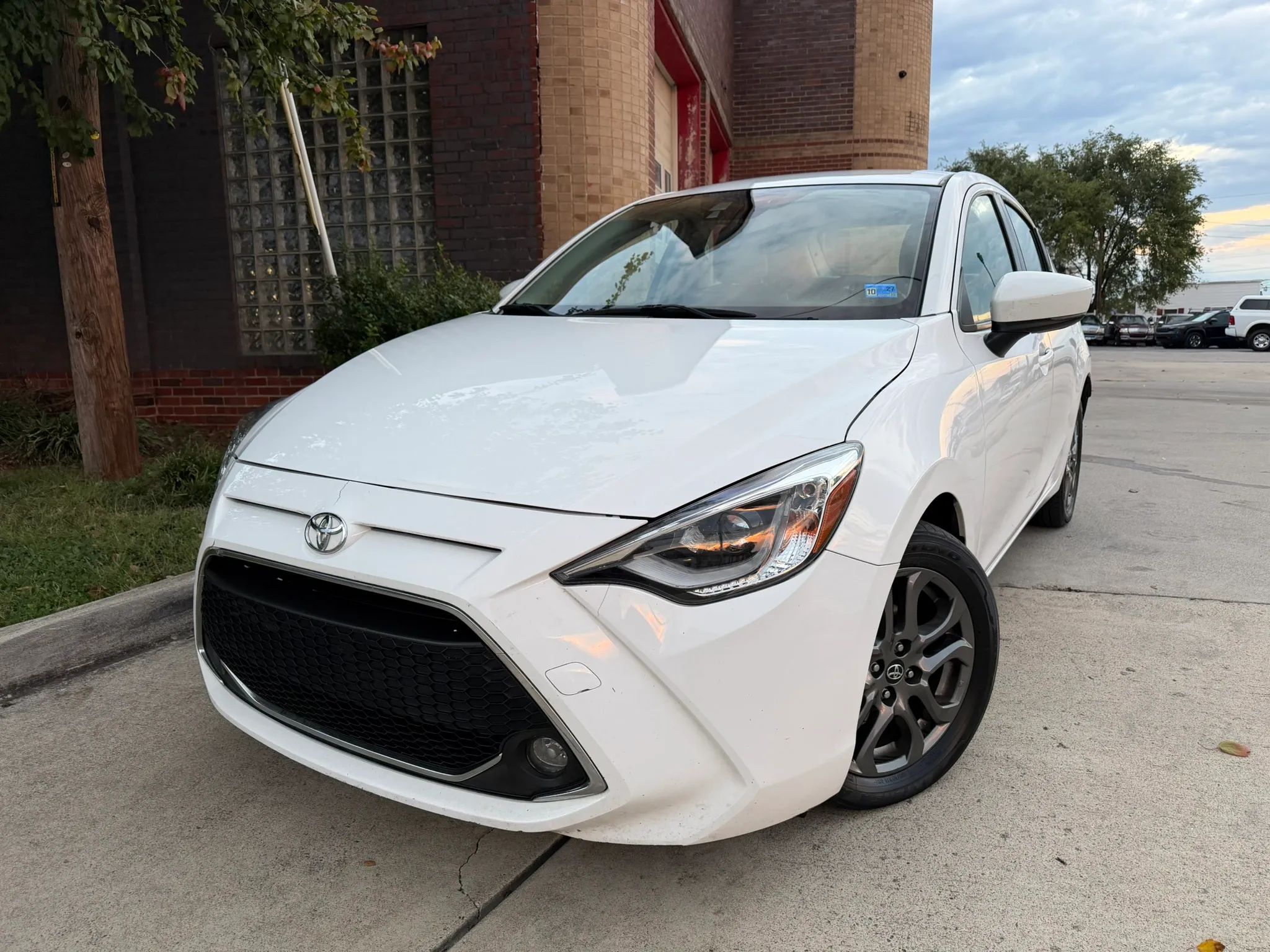 2020 Toyota Yaris Hatchback XLE Sedan 4D