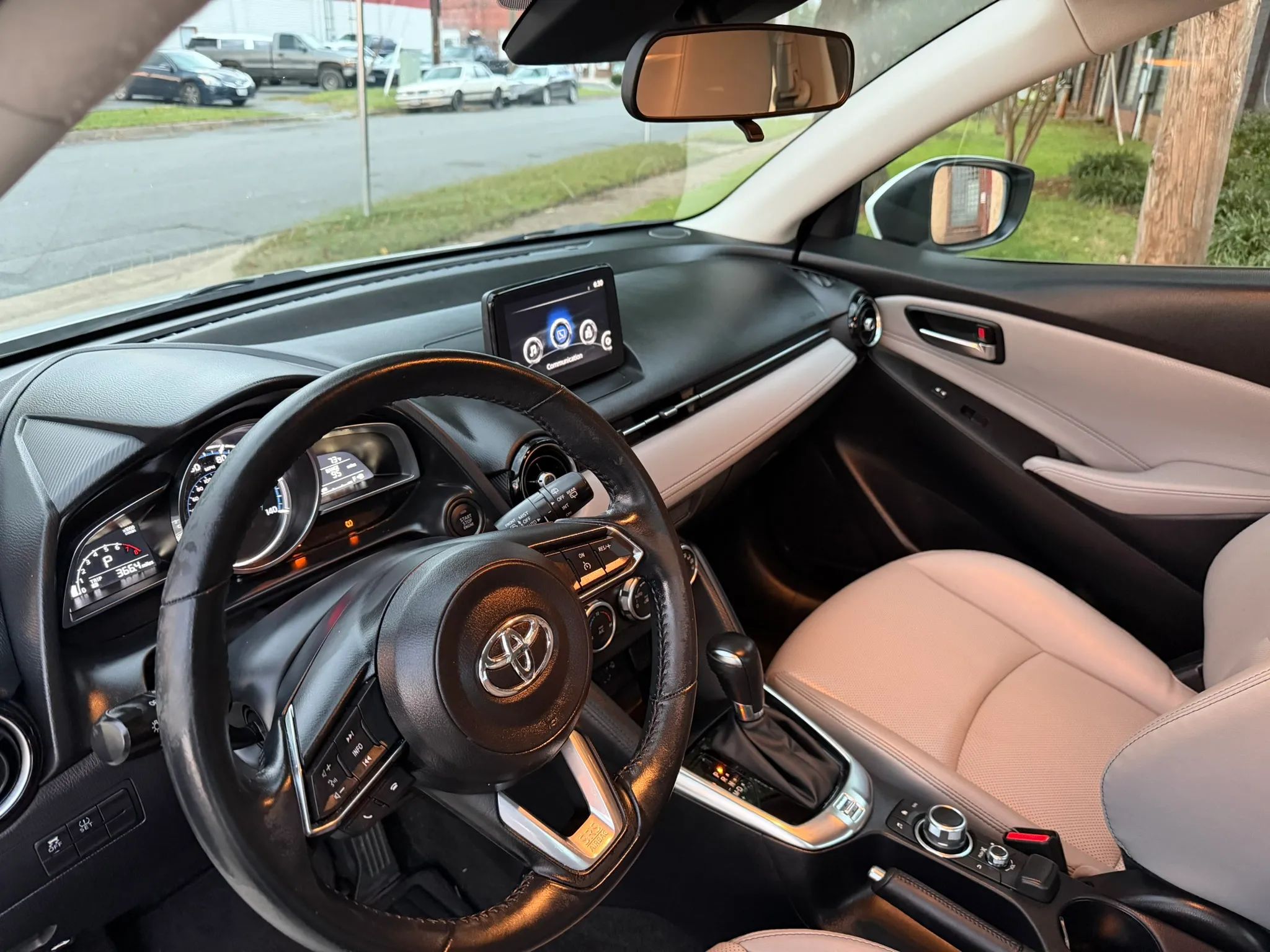 2020 Toyota Yaris Hatchback XLE Sedan 4D