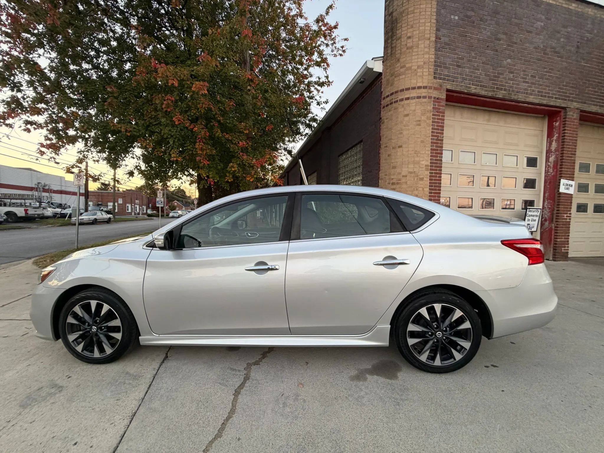 2016 Nissan Sentra SR Sedan 4D