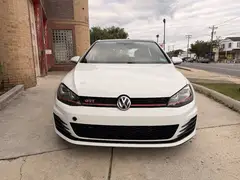 2017 Volkswagen Golf GTI SE Hatchback photo 3