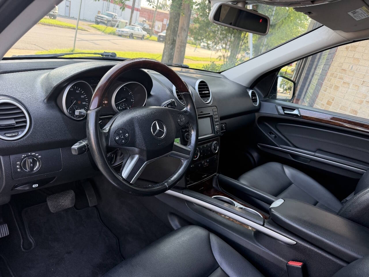 2011 Mercedes-Benz M-Class ML 350 4MATIC photo 18