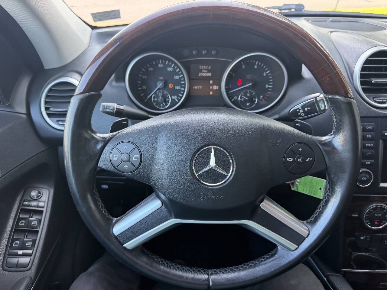 2011 Mercedes-Benz M-Class ML 350 4MATIC photo 21