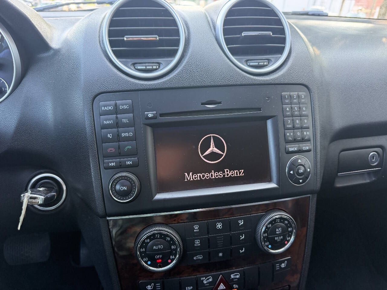 2011 Mercedes-Benz M-Class ML 350 4MATIC photo 25