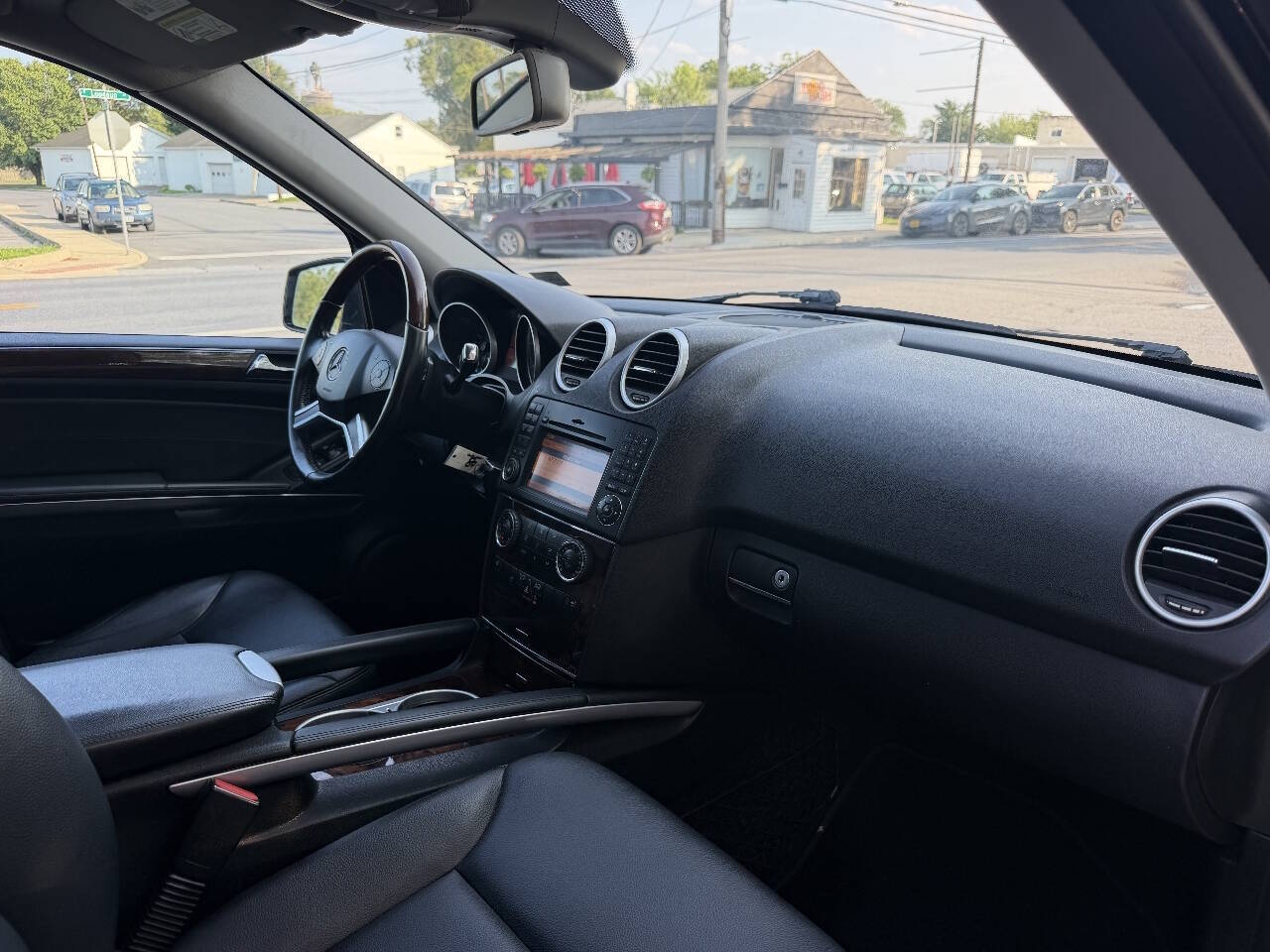 2011 Mercedes-Benz M-Class ML 350 4MATIC photo 32