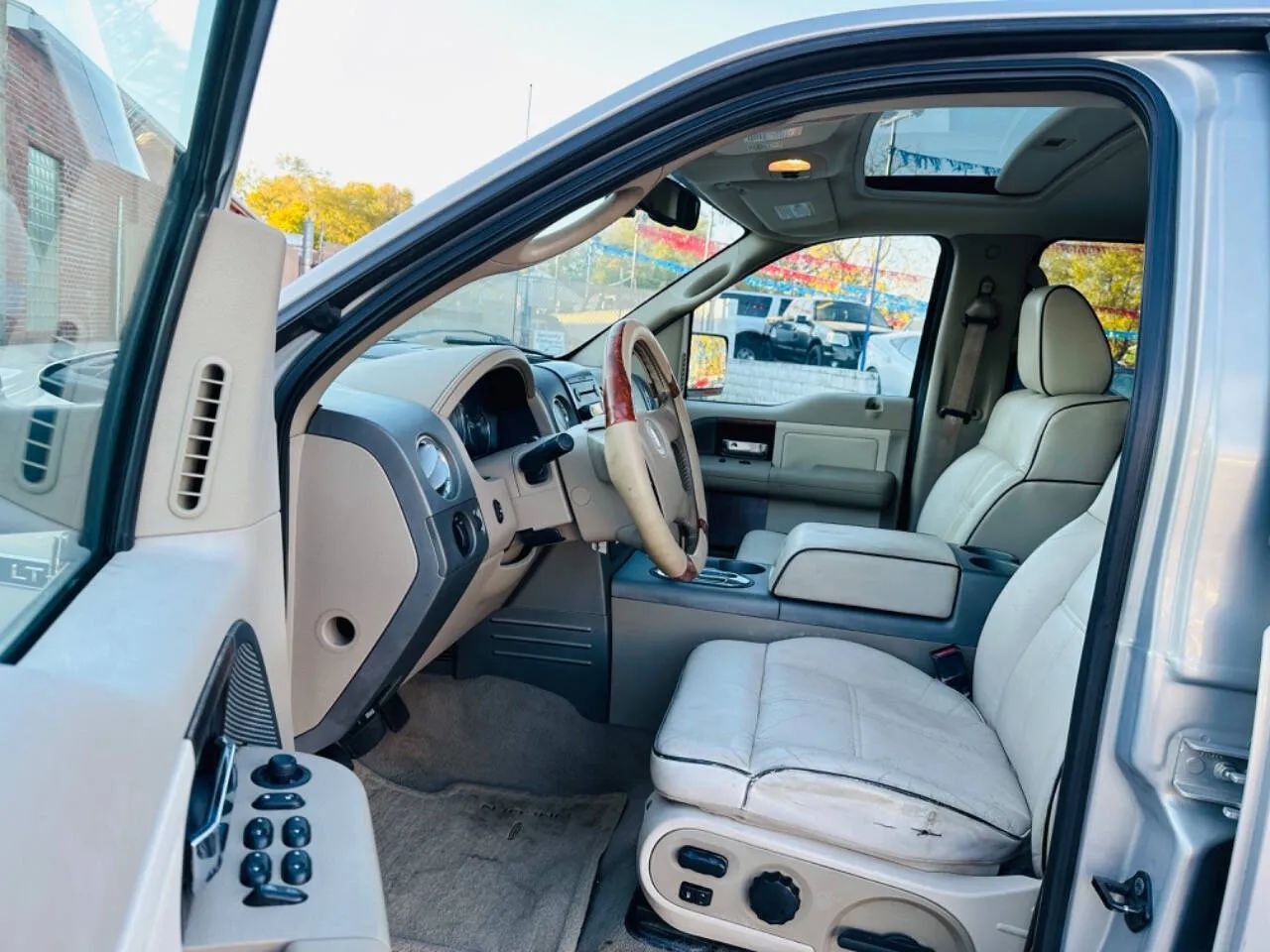 2006 Lincoln Mark LT Pickup 4D 5 1/2 ft photo 14