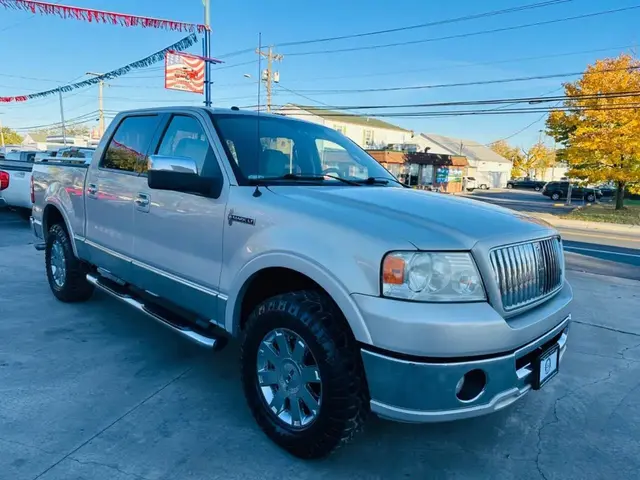 2006 Lincoln Mark LT Pickup 4D 5 1/2 ft photo 4