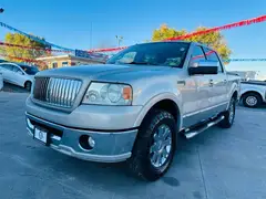 2006 Lincoln Mark LT Pickup 4D 5 1/2 ft photo 1