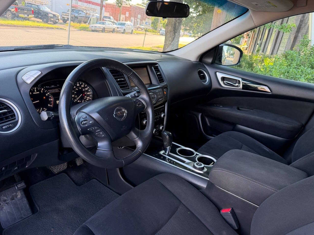 2014 Nissan Pathfinder S SUV photo 12