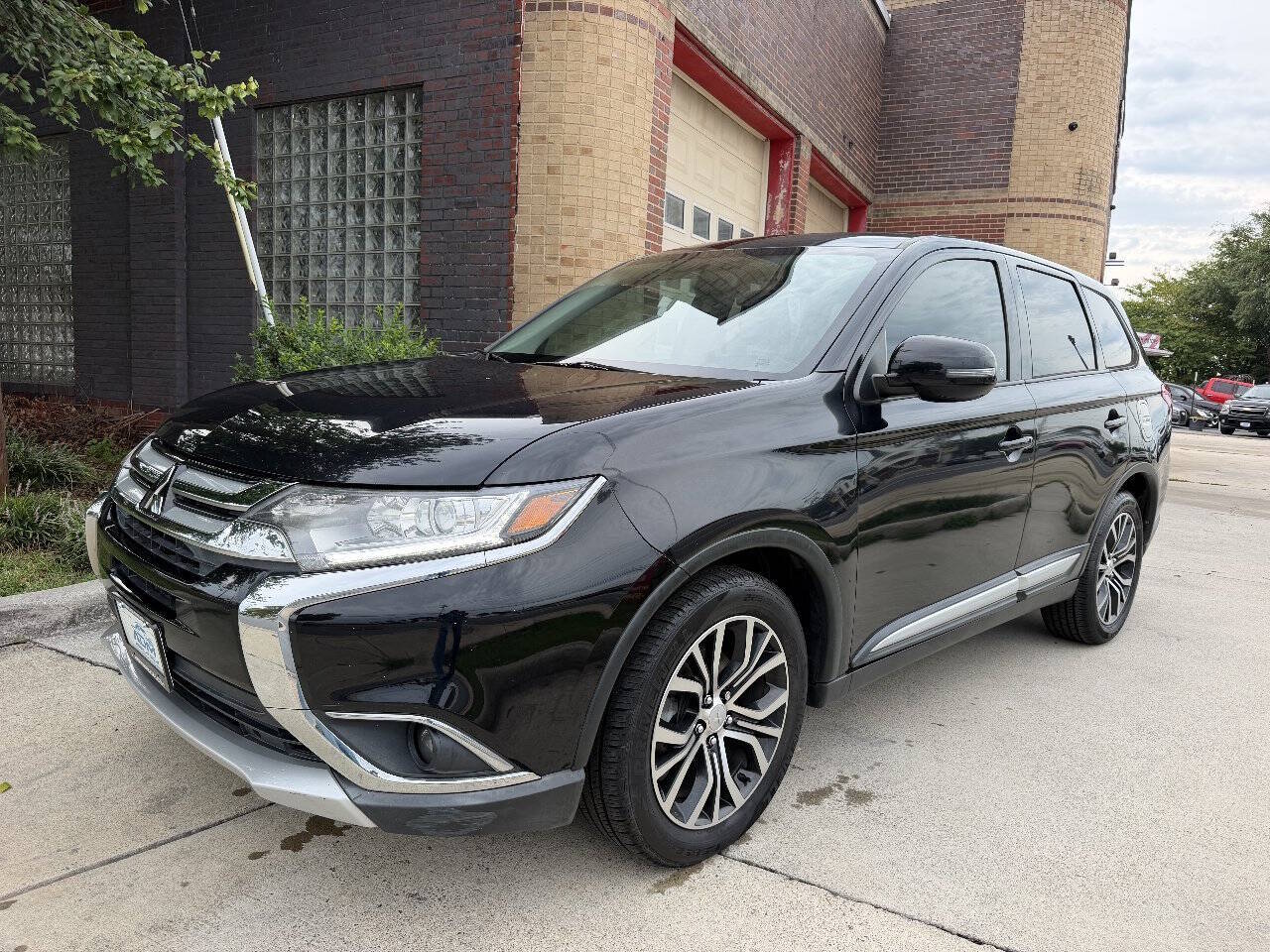 2018 Mitsubishi Outlander SE Sport Utility 4D