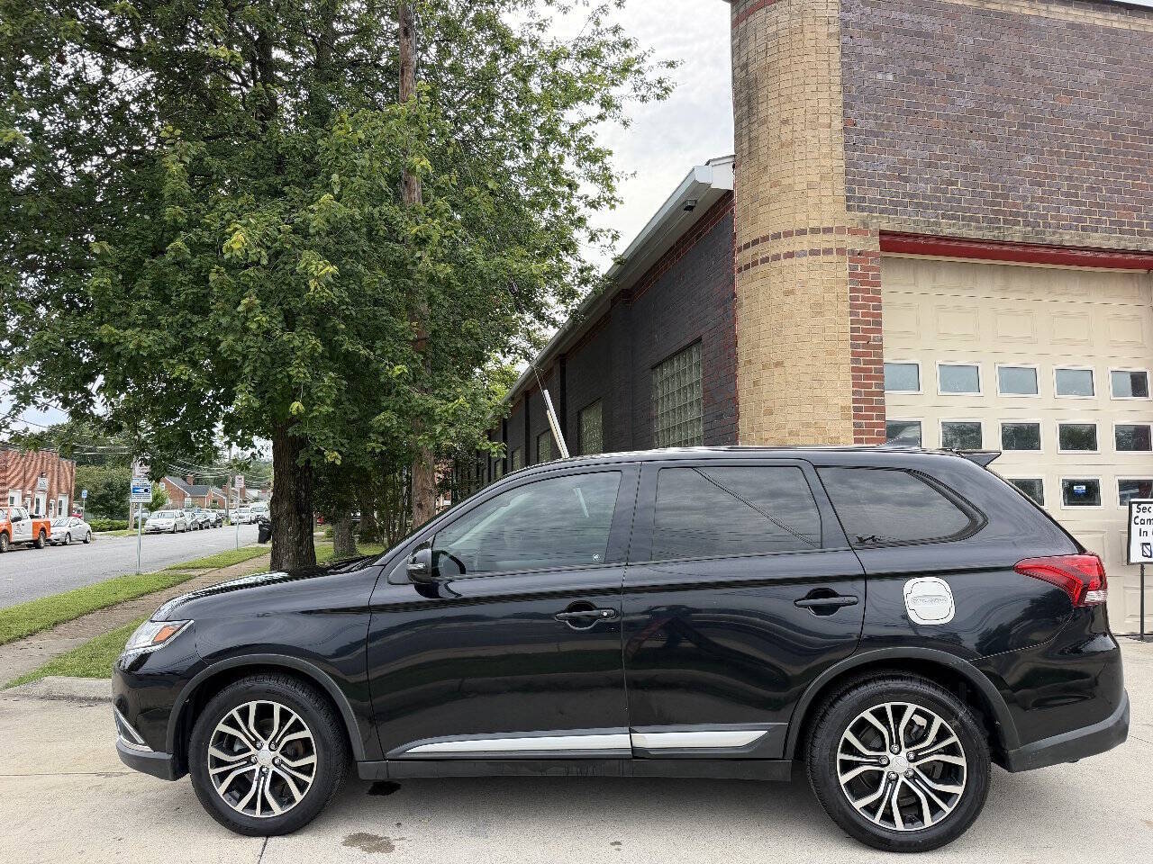 2018 Mitsubishi Outlander SE Sport Utility 4D