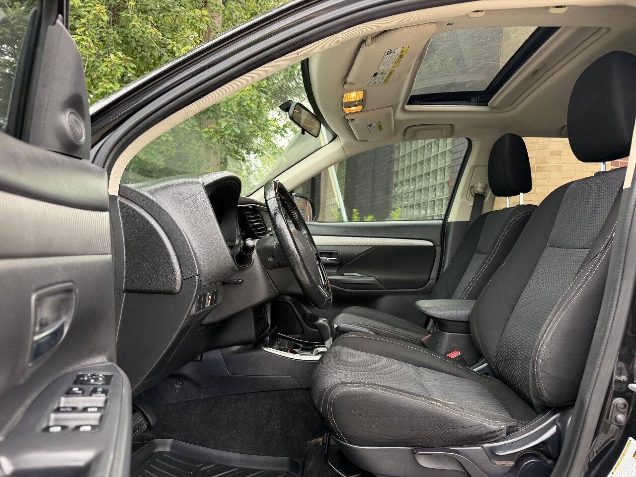2018 Mitsubishi Outlander SE Sport Utility 4D