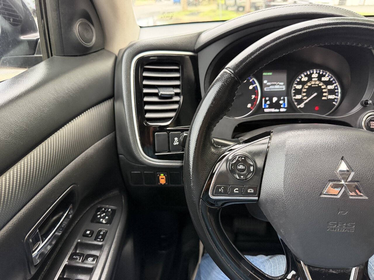 2018 Mitsubishi Outlander SE Sport Utility 4D