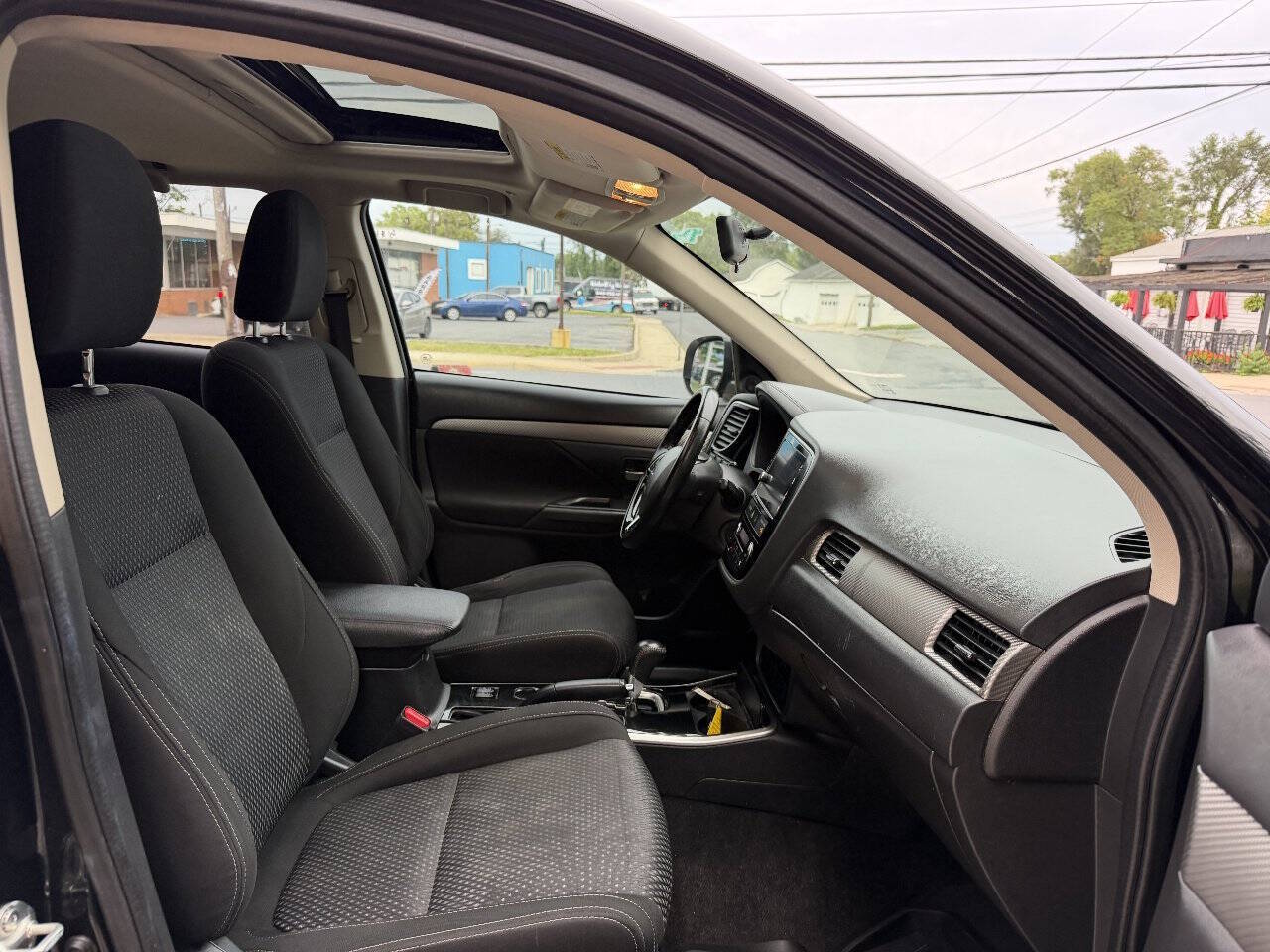 2018 Mitsubishi Outlander SE Sport Utility 4D