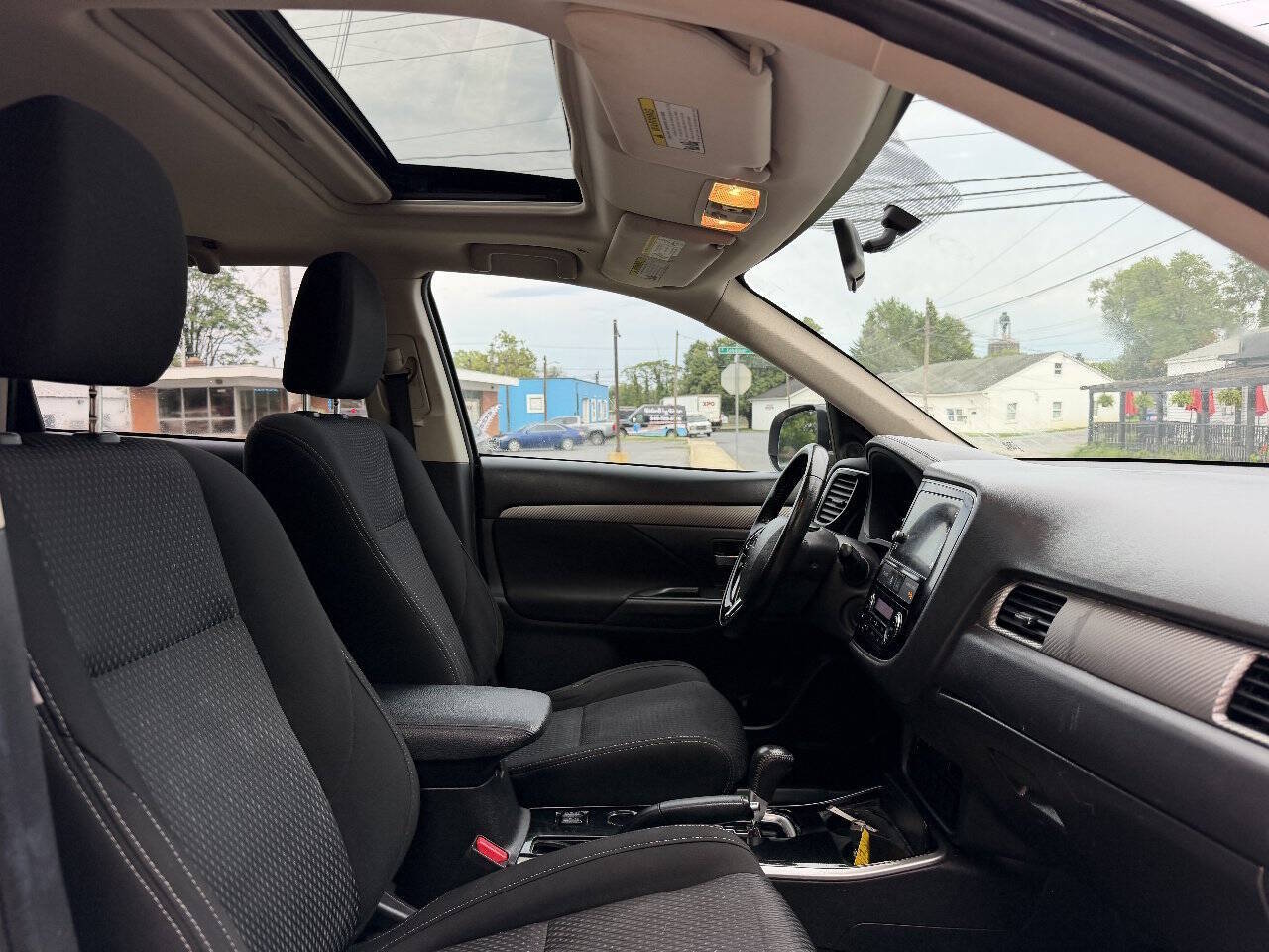 2018 Mitsubishi Outlander SE Sport Utility 4D