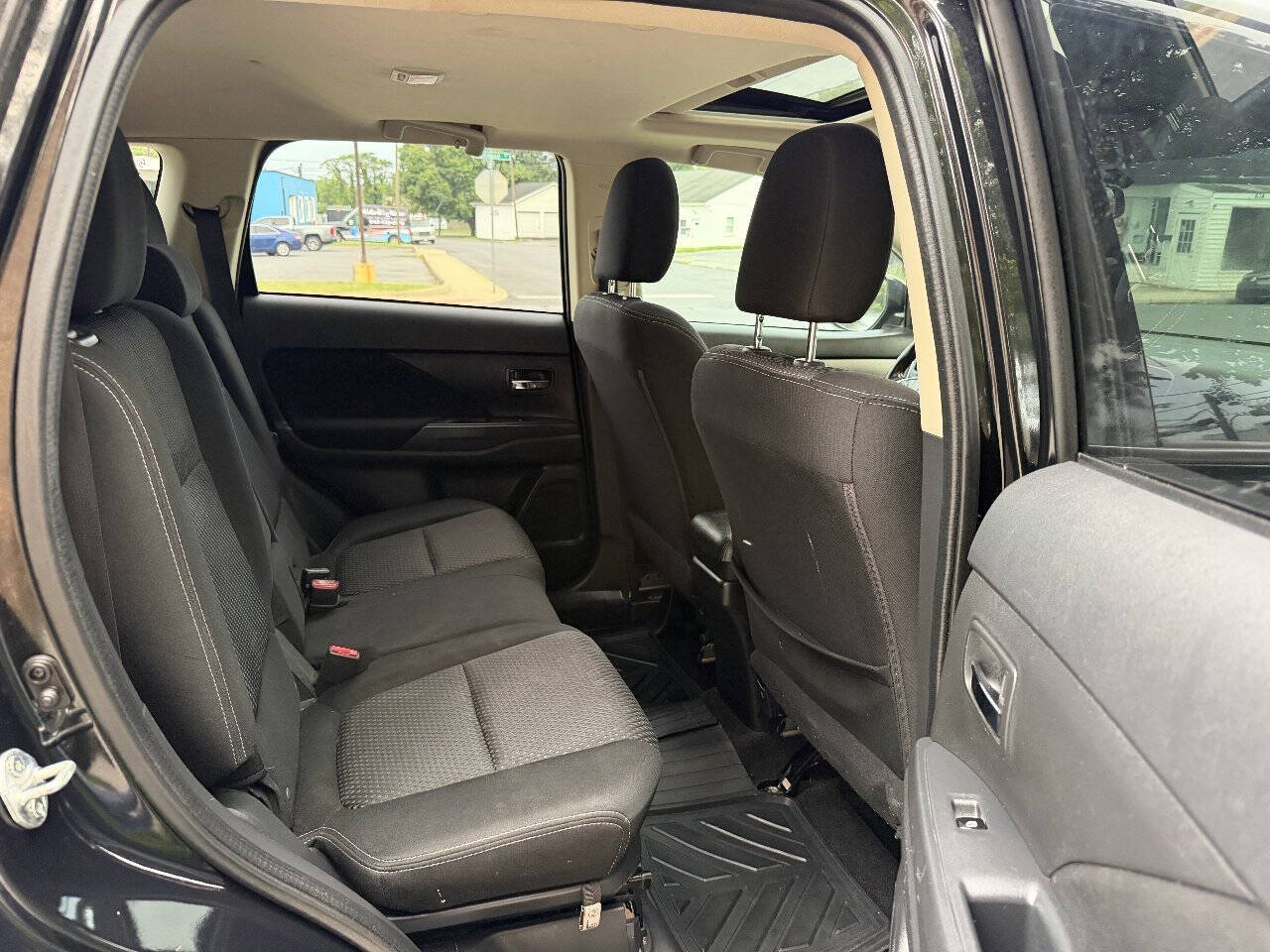 2018 Mitsubishi Outlander SE Sport Utility 4D