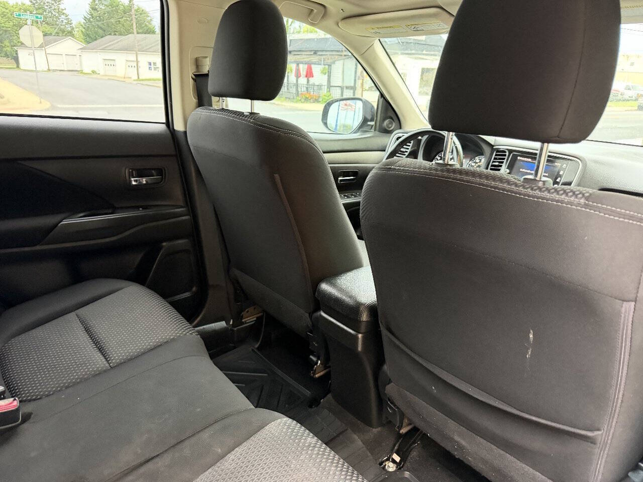 2018 Mitsubishi Outlander SE Sport Utility 4D