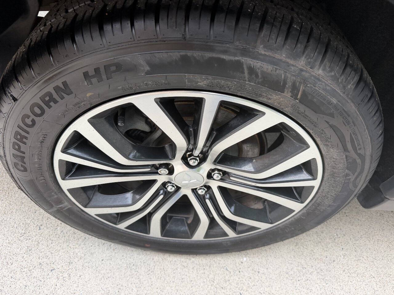 2018 Mitsubishi Outlander SE Sport Utility 4D