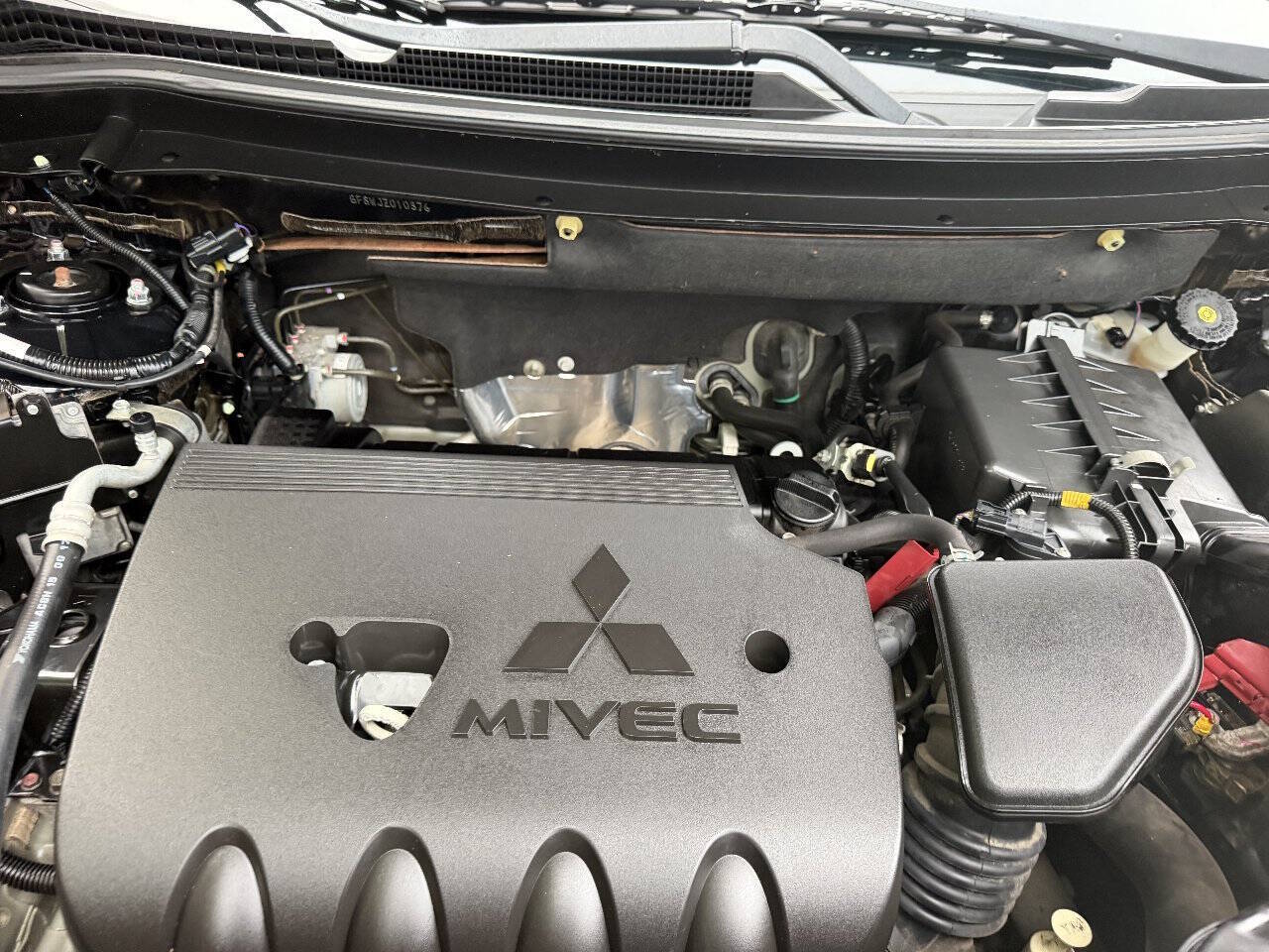 2018 Mitsubishi Outlander SE Sport Utility 4D