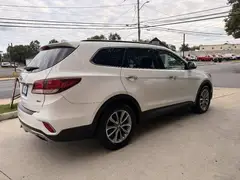2017 Hyundai Santa Fe SE SUV photo 6