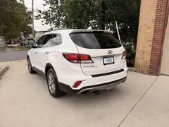 2017 Hyundai Santa Fe SE SUV photo 11