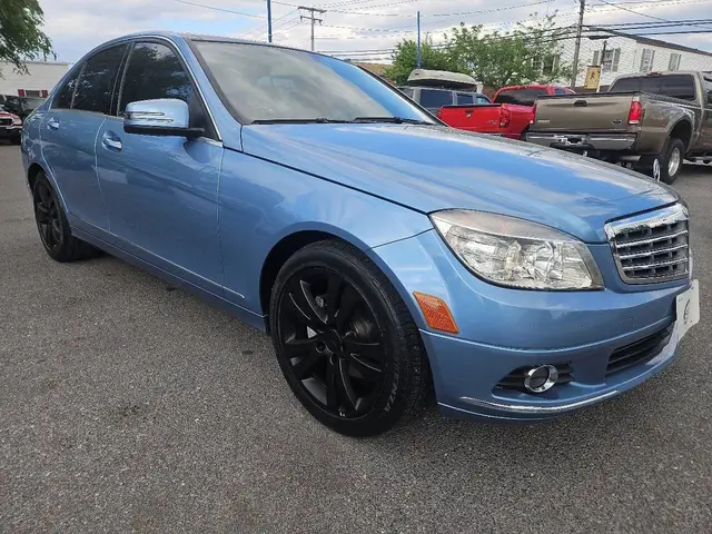 2011 Mercedes-Benz C-Class C 300 Luxury Sedan 4D photo 2