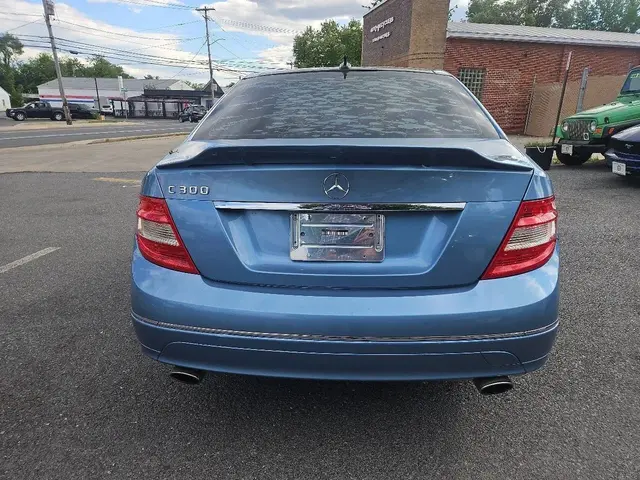 2011 Mercedes-Benz C-Class C 300 Luxury Sedan 4D photo 6