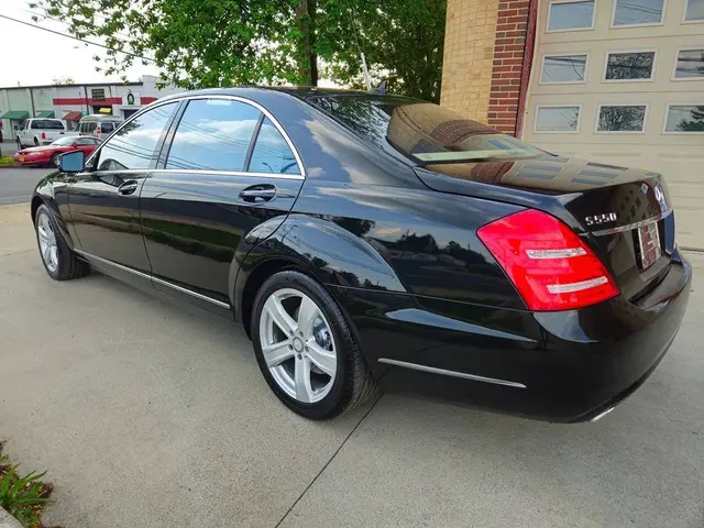2013 Mercedes-Benz S-Class S 550 Sedan 4D photo 6