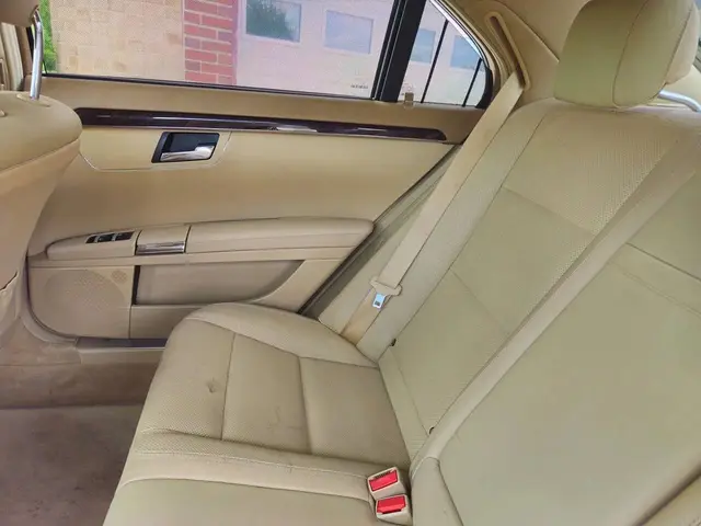 2013 Mercedes-Benz S-Class S 550 Sedan 4D photo 9