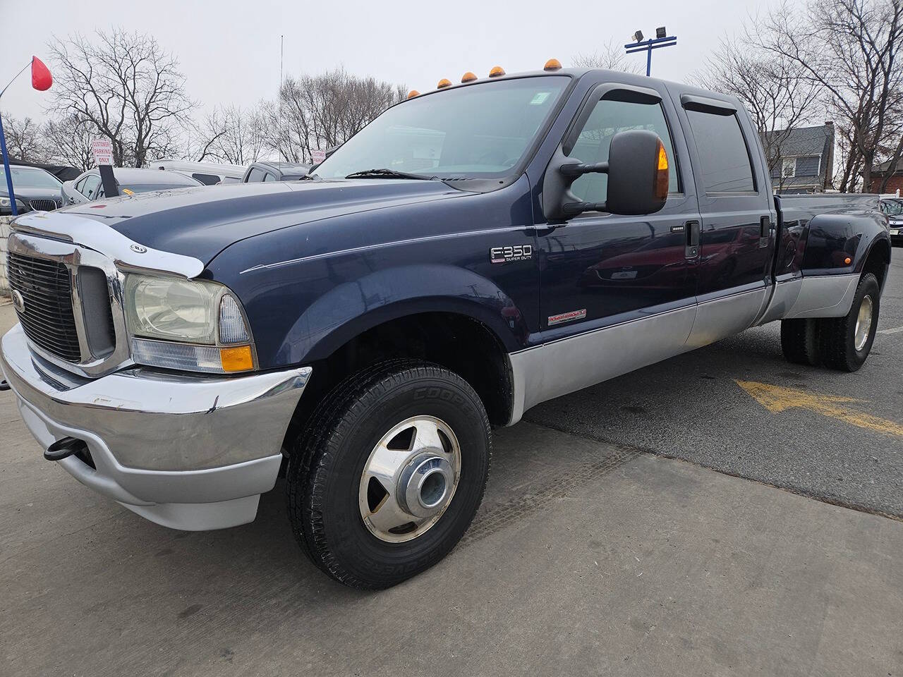 2004 Ford F350 Super Duty Crew Cab Lariat Pickup 4D 6 3/4 ft photo 2
