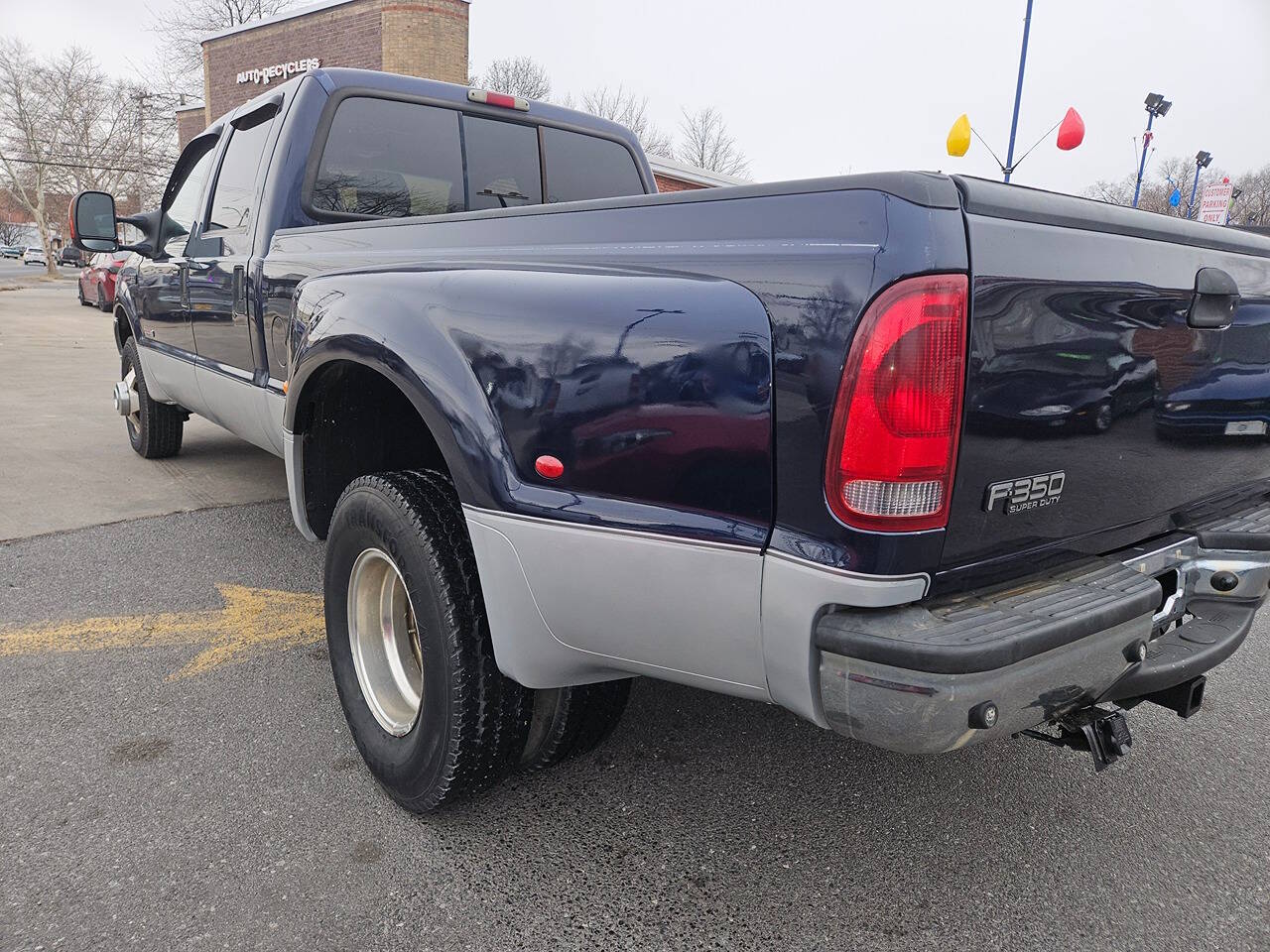 2004 Ford F350 Super Duty Crew Cab Lariat Pickup 4D 6 3/4 ft photo 11
