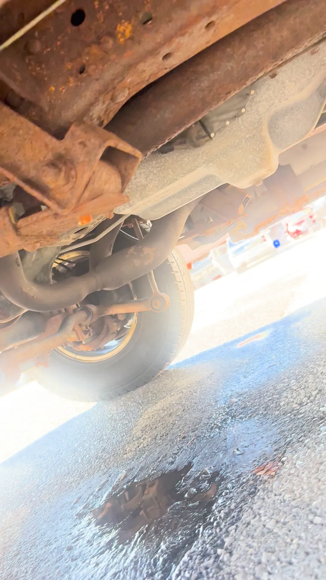 Underneath of 2004 Ford Excursion Limited Sport Utility 4D