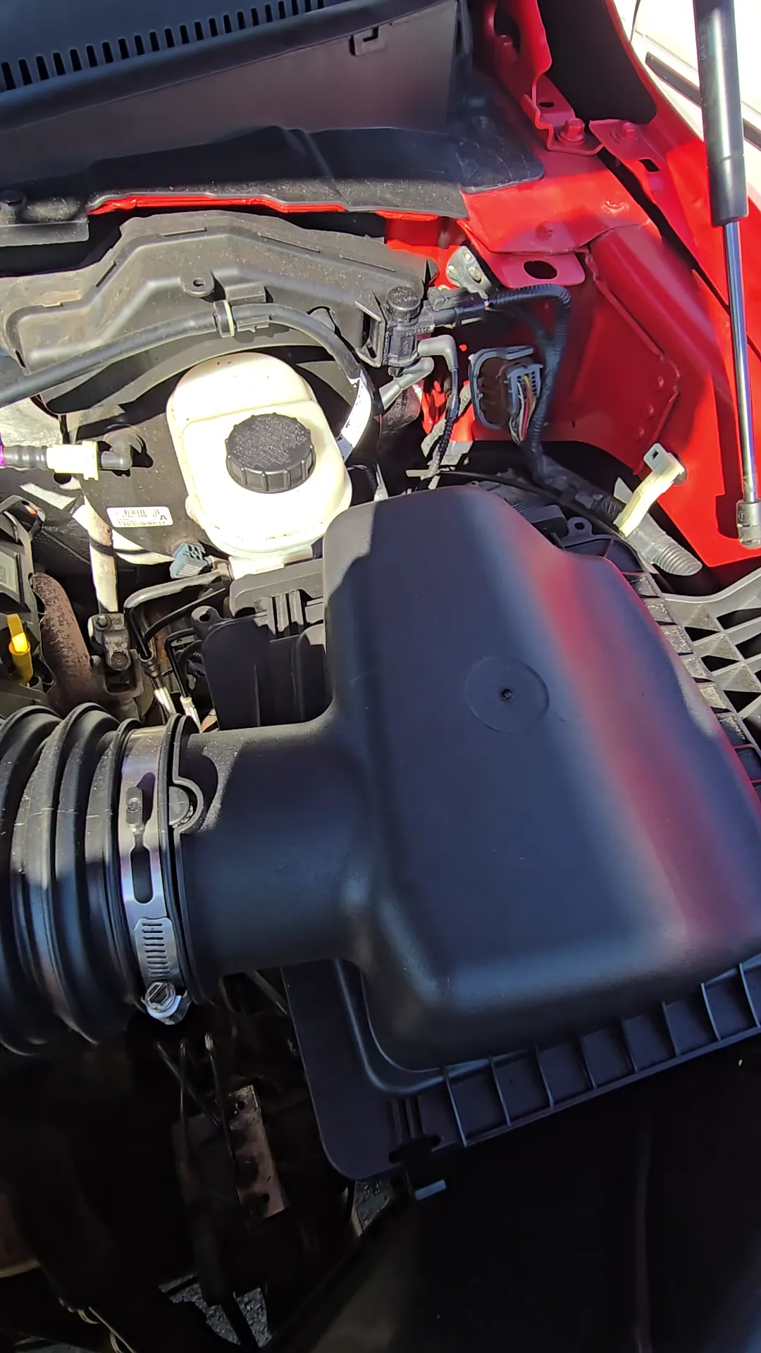 Engine bay of 2016 Ford F150 SuperCrew Cab XLT Pickup 4D 5 1/2 ft