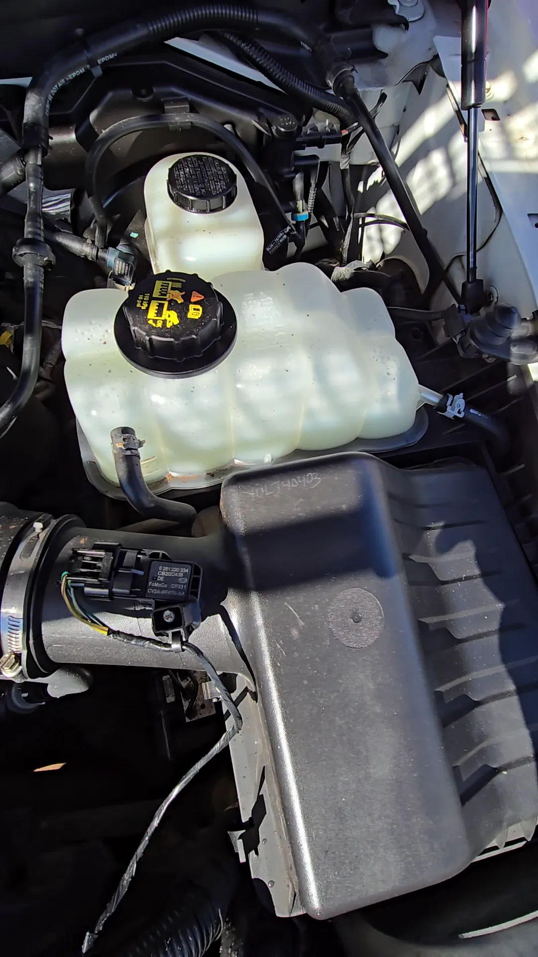 Engine bay of 2012 Ford F150 SuperCrew Cab Platinum