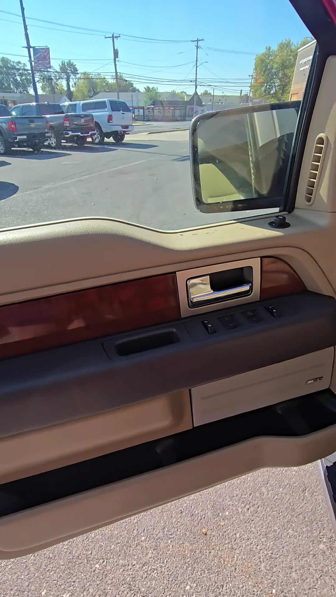 Interior of 2010 Ford F150 SuperCrew Cab Lariat Pickup 4D 6 1/2 ft