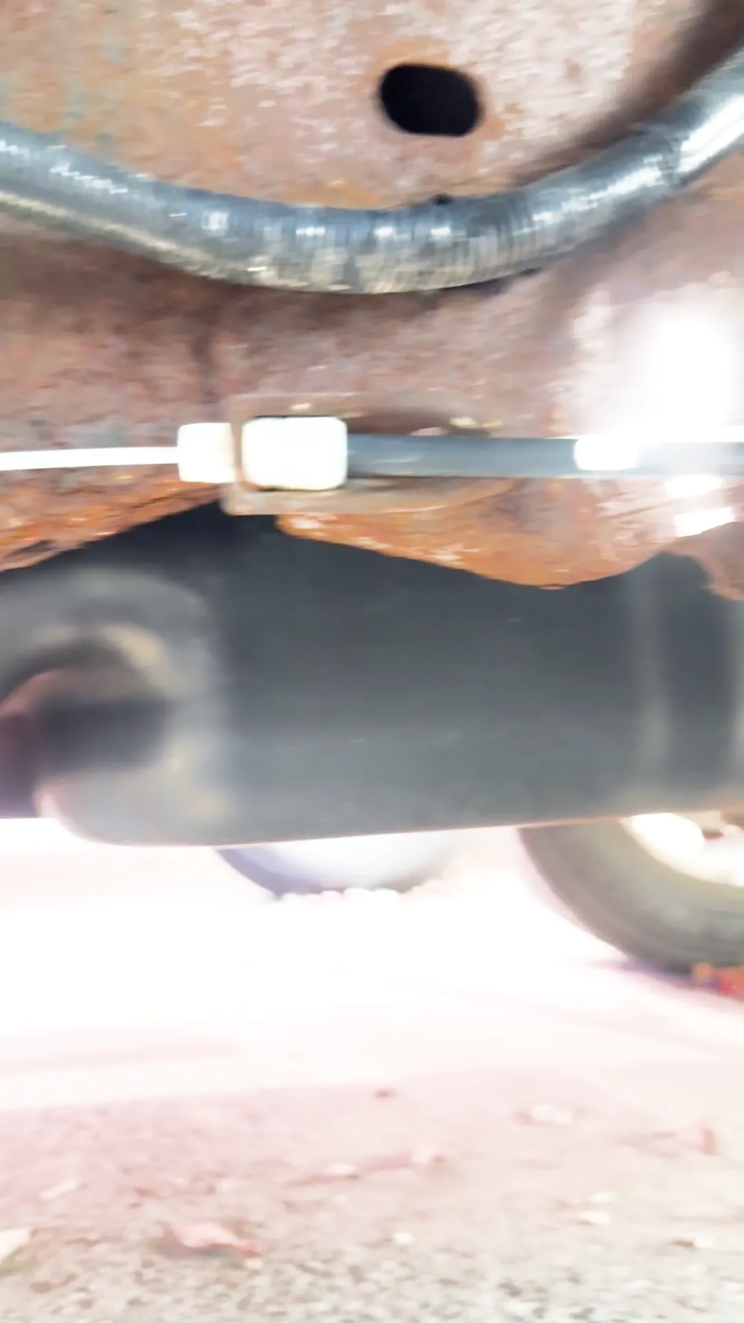 Underneath of 2005 Ford F150 Super Cab Lariat Pickup 4D 6 1/2 ft