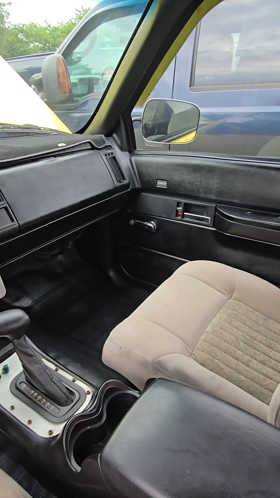 Interior of 1990 Chevrolet C/K1500 Cheyenne Reg Cab