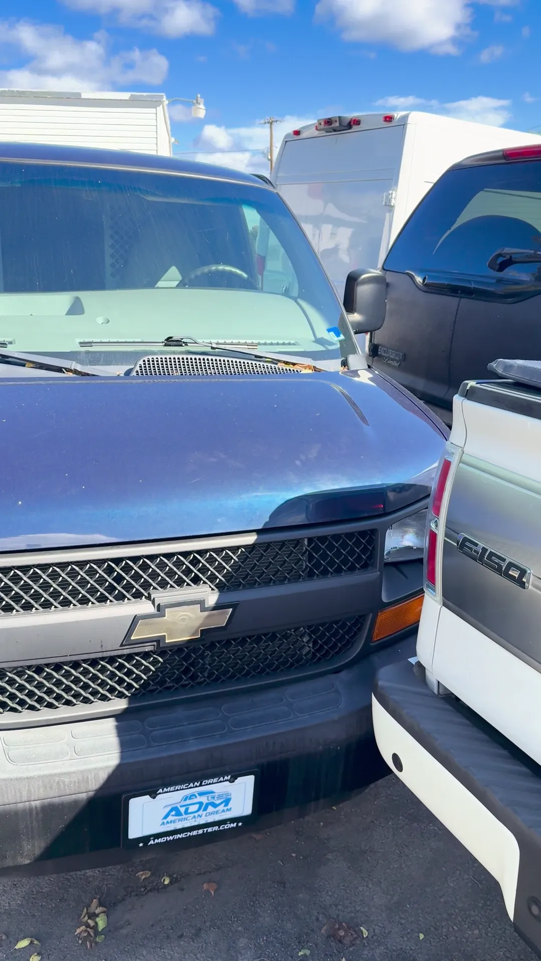 Walk-around of 2015 Chevrolet Express 2500 Cargo Van 3D