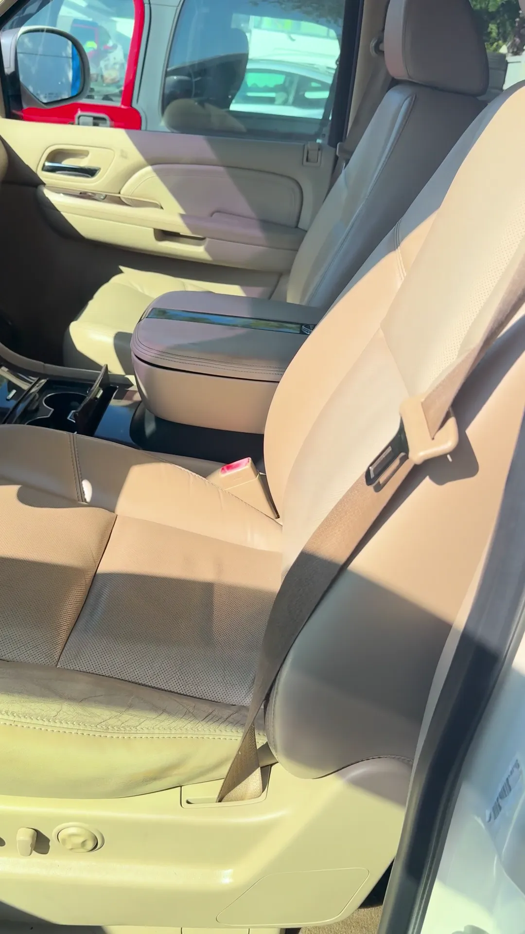 Interior of 2009 Cadillac Escalade Hybrid Sport Utility 4D