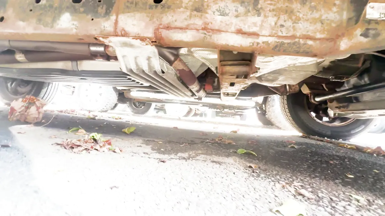 Underneath of 2006 Lincoln Mark LT Pickup 4D 5 1/2 ft