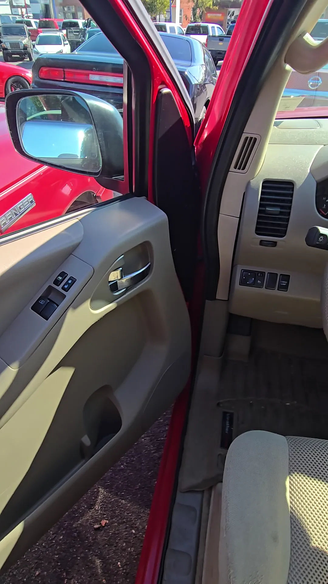 Interior of 2011 Suzuki Equator Extended Cab Sport Pickup 2D 6 ft