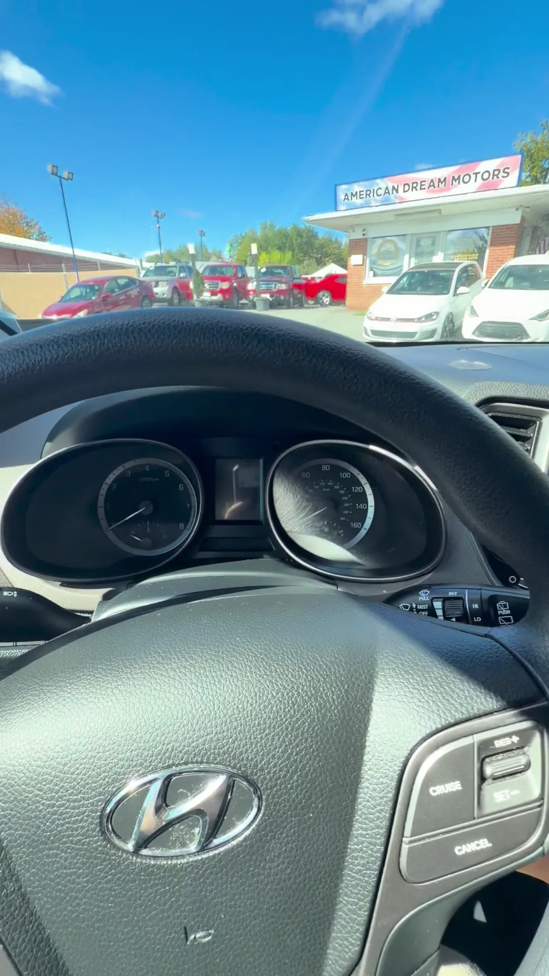 Engine start of 2017 Hyundai Santa Fe SE Sport Utility 4D